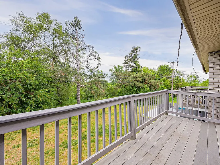 132 Huronview Ct — Photo 26