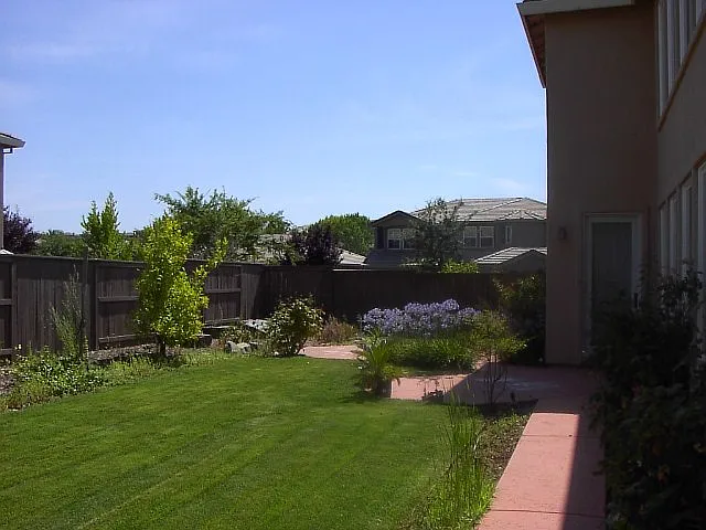 1902 Foster Way — Photo 24