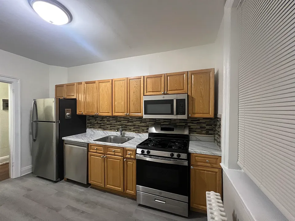 7435 Boulevard East #39