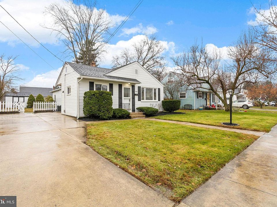 1st image of 108 Columbia Ave