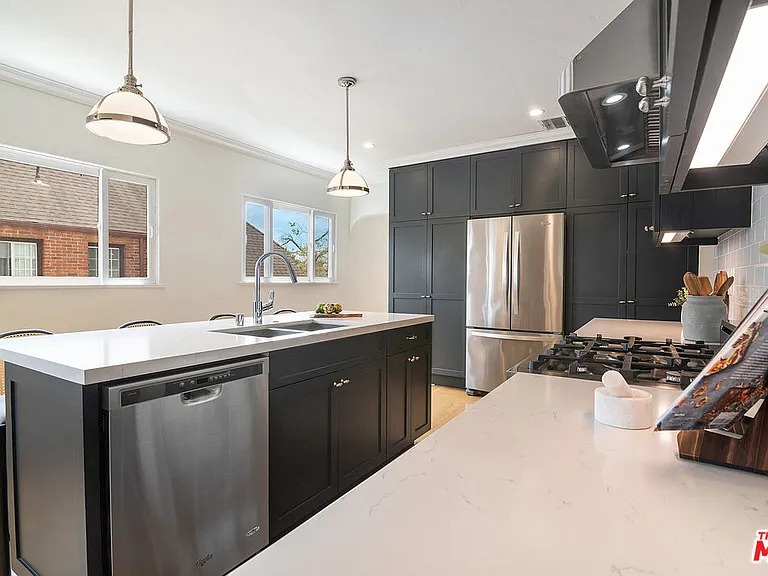 450 N Orange Dr #U — Photo 22