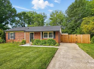 529 Dedmon Dr, Charlotte, NC 28216