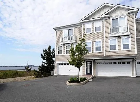 36 Bayside Dr photo 1