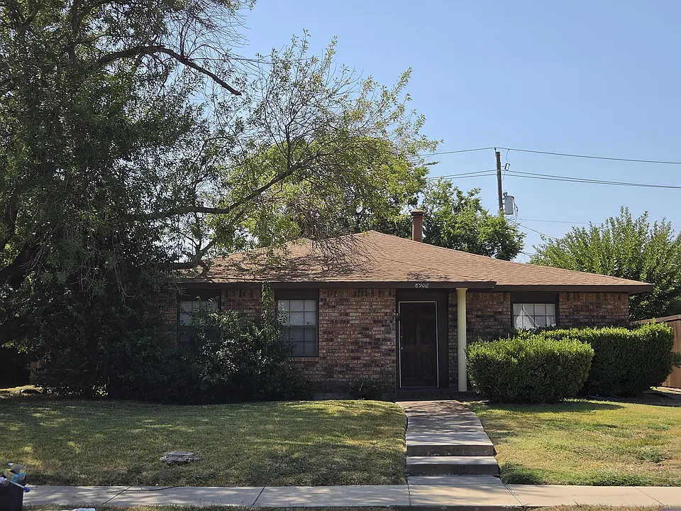 8902 Vernon Dr