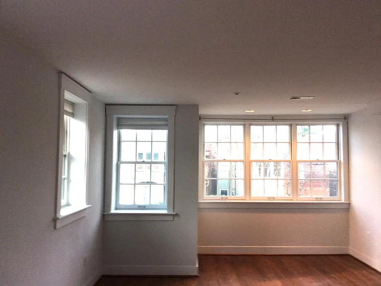 510 8th St NE #4 — Photo 8