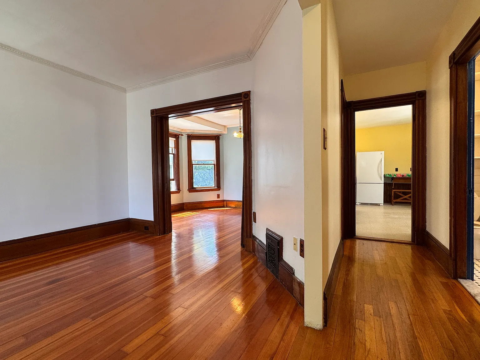 3 bed, 1400 sqft, $3,900 — Photo 4