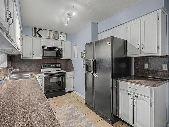 5th image of 17502 Favor Bend Ct