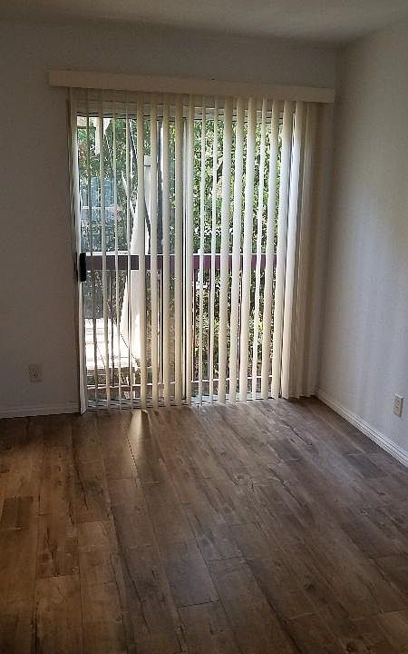 1st image of 432 N Kenwood St APT 204