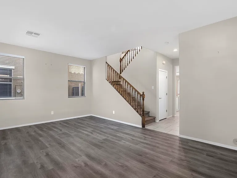 4042 W Valley View Dr — Photo 4