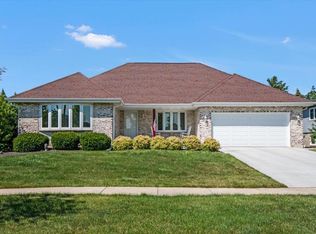 1221 Janas Ln, Lemont, IL 60439