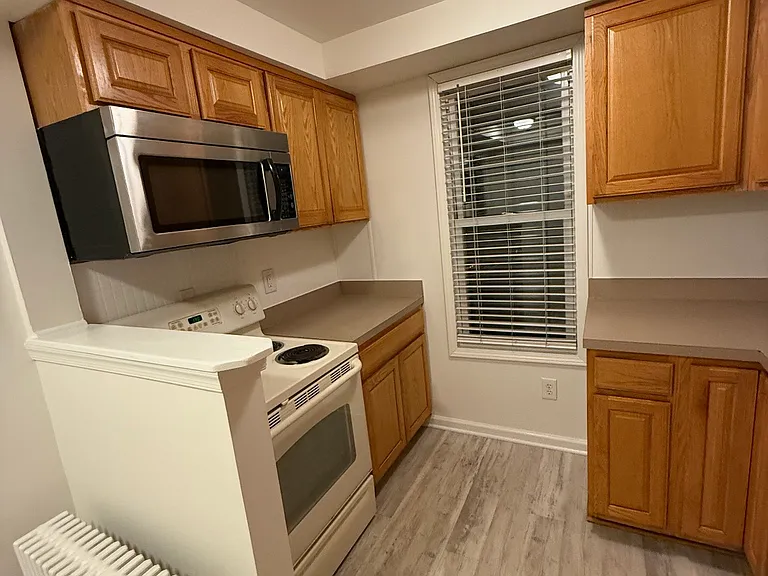 528 2nd St #2 — Photo 7