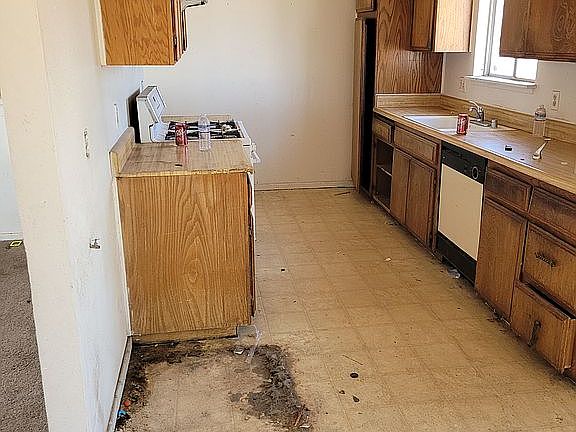 2nd image of 12736 Magnolia Ave