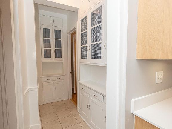 2nd image of 605 Hinman Ave #2D