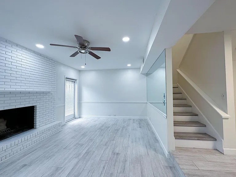 2530 W Maryland Ave #B — Photo 20
