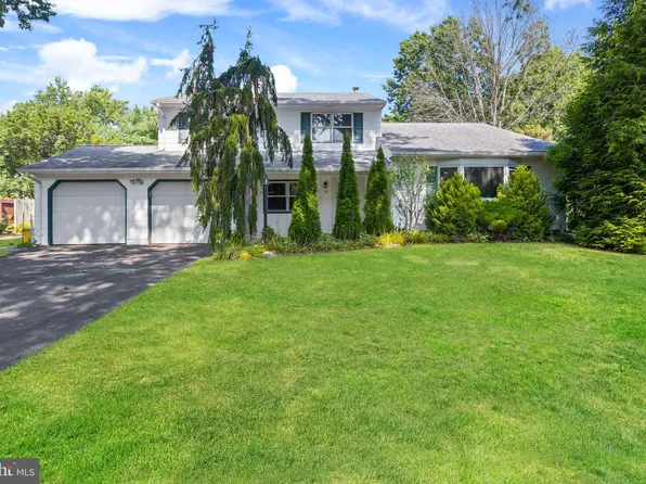 30 Beechcroft Dr, East Windsor, NJ 08520