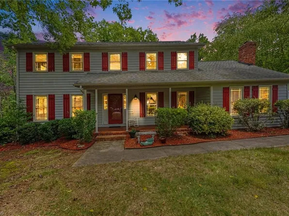 1801 Dantzler Dr, High Point, NC 27265