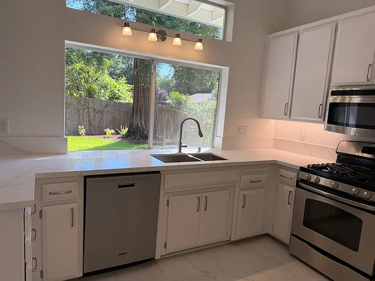 1260 Evans Ct — Photo 7