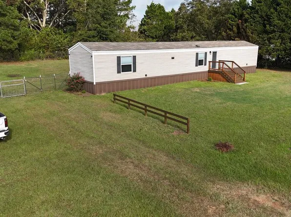 181 Bradford Cir, Headland, AL 36345