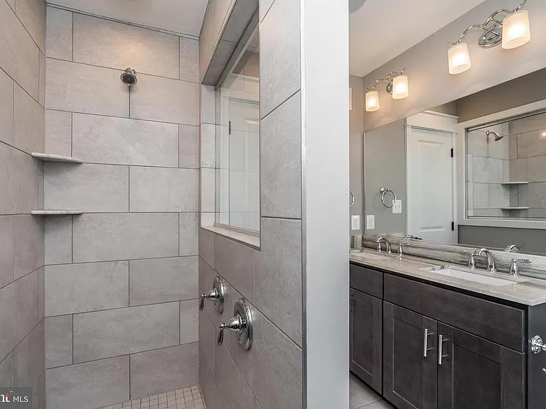 3729 Foster Ave — Photo 23