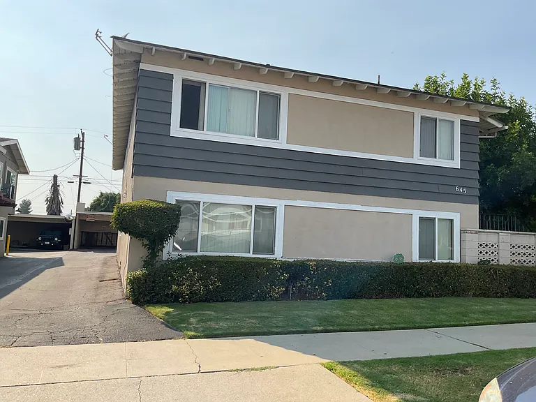 645 Scott Pl — Photo 1