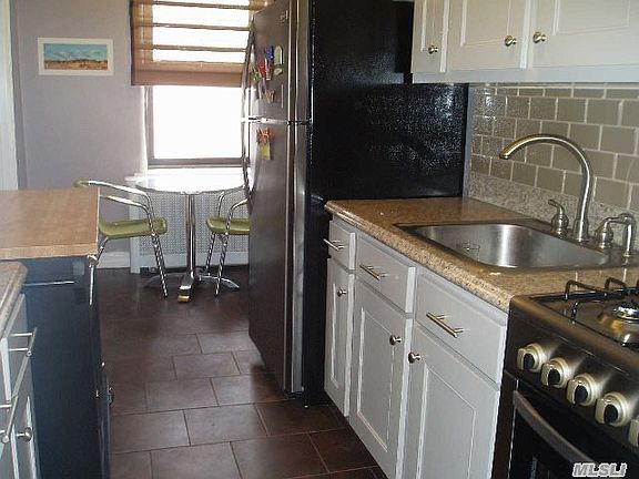 5th image of 141 Wyckoff Pl APT 6C