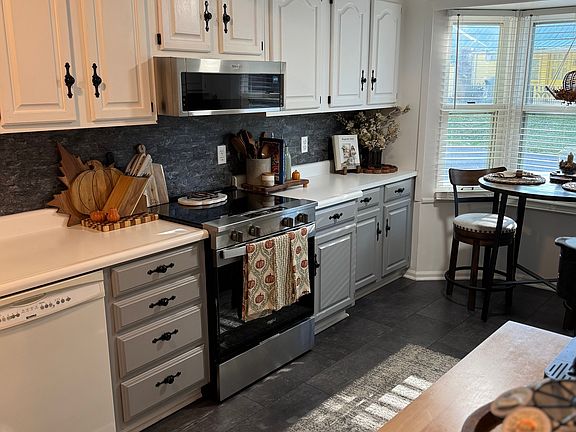 4th image of 4235 Buckner Ln
