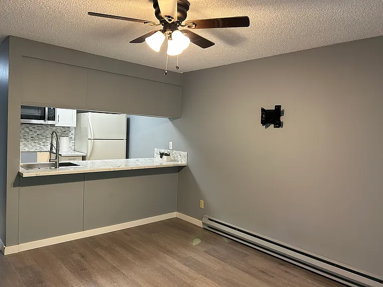 29700 SW Courtside Dr #32 — Photo 2