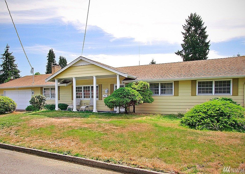 1st image of 1306 6th Pl NE