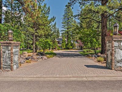 2 Franktown Ct, Washoe Valley, NV, 89704