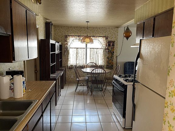 4th image of 1516 Joanne Ct SW