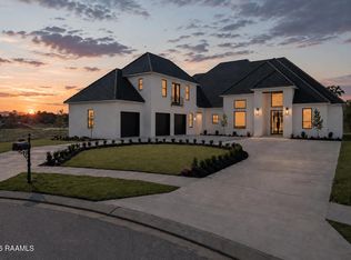 110 Trailing Oaks Dr, Youngsville, LA 70592