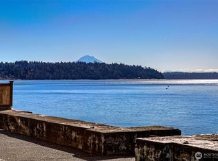 2837 SW 172nd St, Seattle, WA 98166