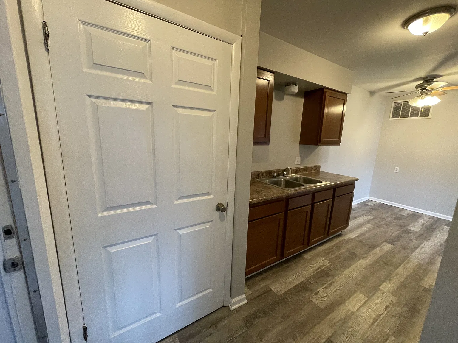 105 Blair Drive - 6 — Photo 2
