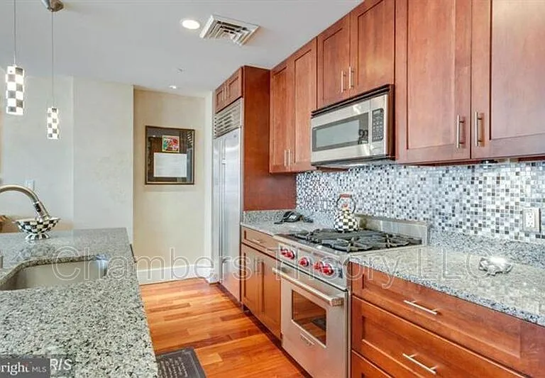 1615 N Queen St #403 — Photo 4