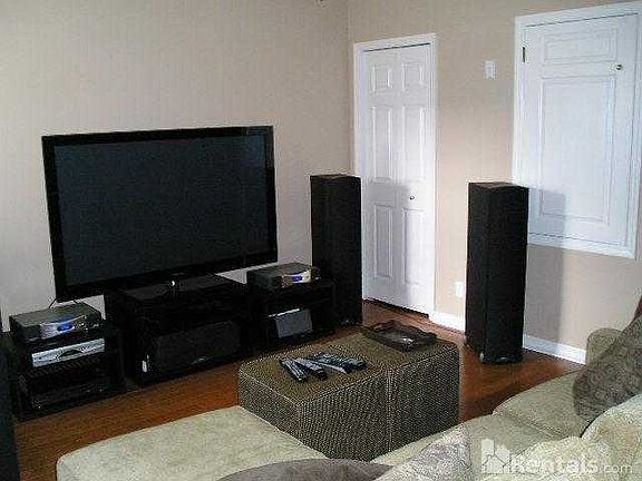 5th image of 4110 Bismarck Palm Dr