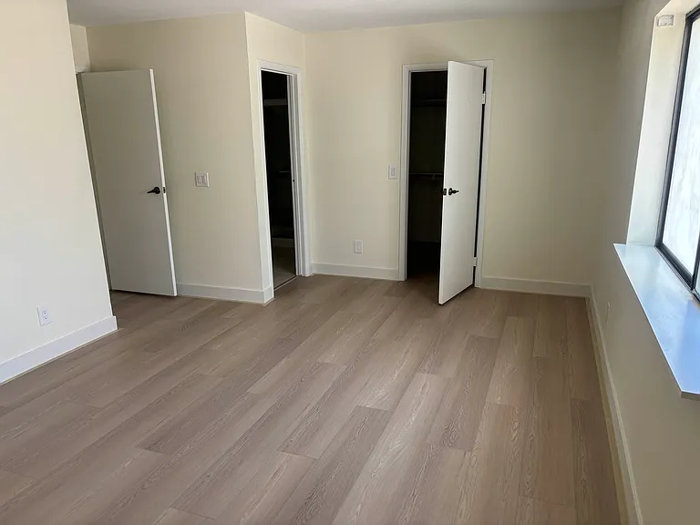 1335 Bobrich Cir — Photo 17