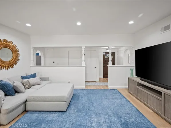 14955 Hubbard St, Sylmar, CA 91342