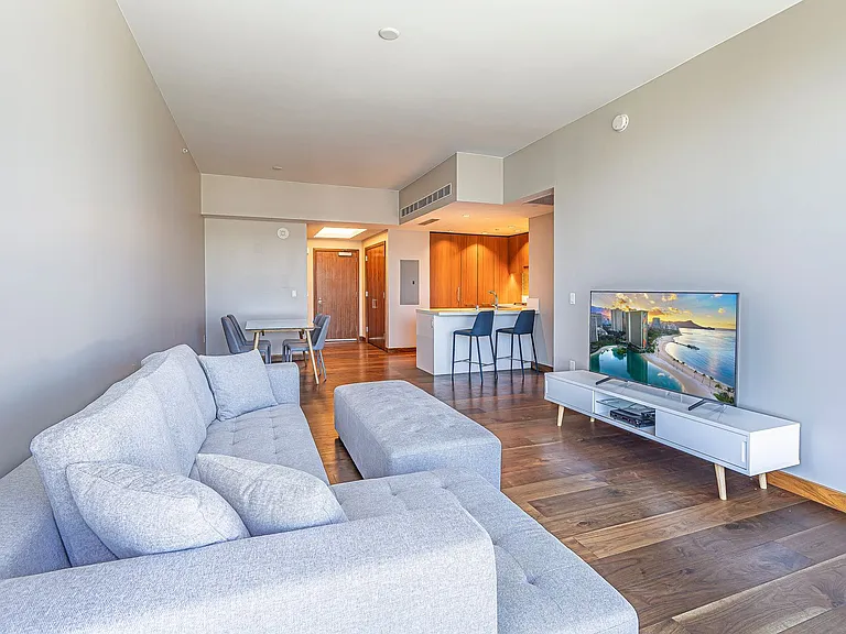 1555 Kapiolani Blvd #1915 — Photo 4