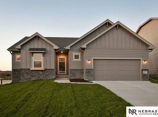 21386 Blaine St, Elkhorn, NE 68022