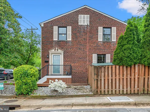 3214 Landover St, Alexandria, VA 22305