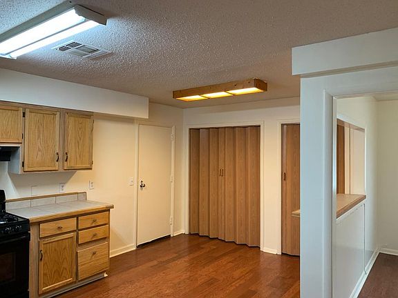 5th image of 206 Beckwith Ave