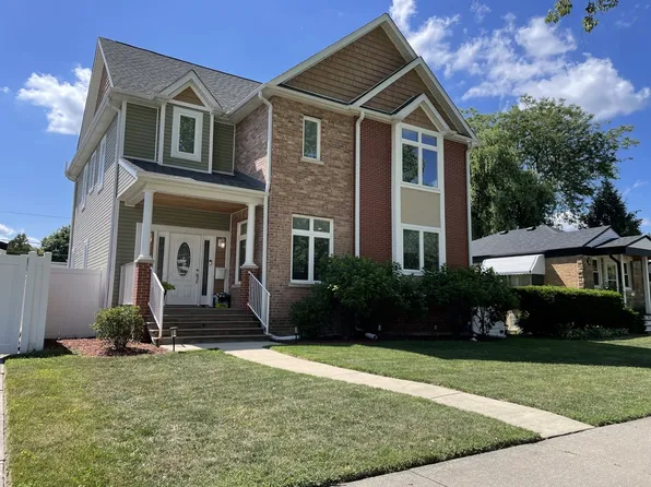 9024 Marmora Ave, Morton Grove, IL 60053