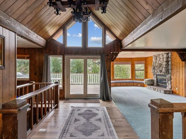 1301 Calgary Dr, Lake Arrowhead, CA 92352