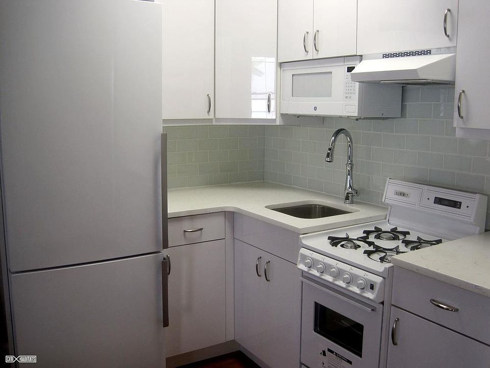1st image of 2303 A C Powell Blvd APT 4