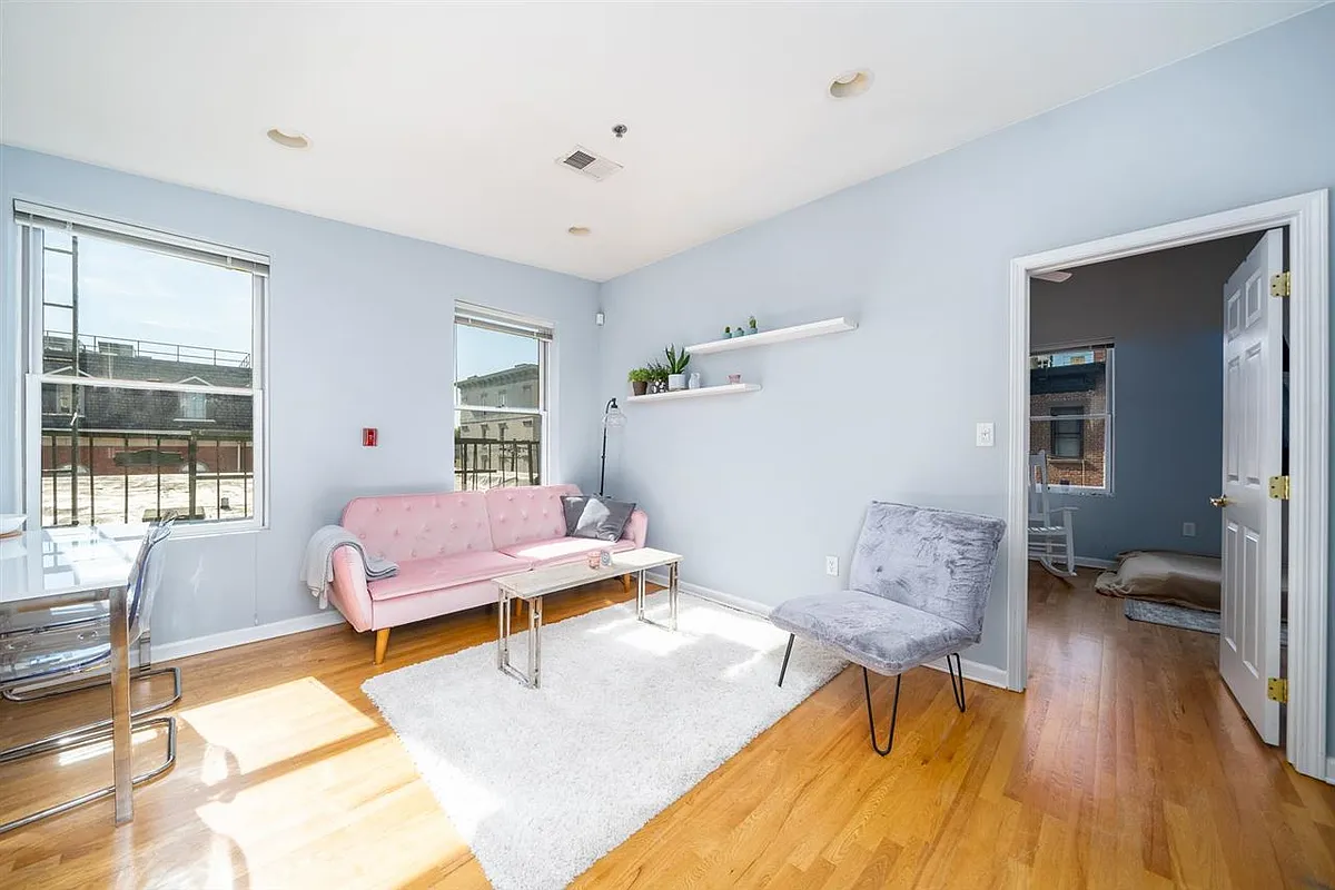 Building Photo - 254 6th St #3