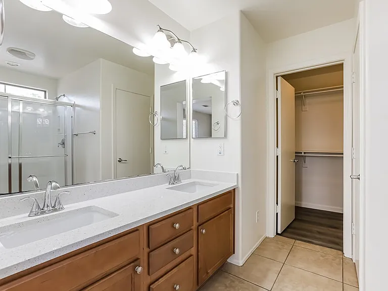 8423 W Vernon Ave #113 — Photo 11