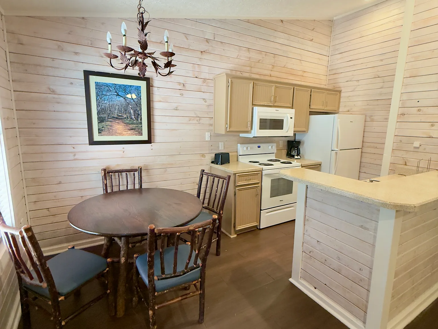 2 bed, 713 sqft, $1,250 — Photo 4