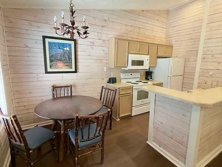 8350 Piney Shores Dr — Photo 3