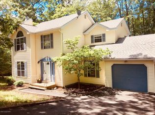 112 Plymouth Ct, Bushkill, PA 18324