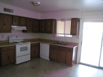 2nd image of 3032 E Presidio Rd
